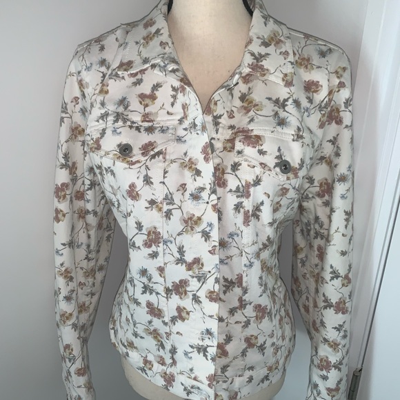 CeCe Denim White Duchess Floral Denim Jacket - Picture 3 of 12